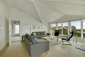Fully equipped holiday home with barbecue & terrace | Sea view - Image 4