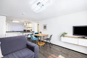 Flat with terrace - Image 3