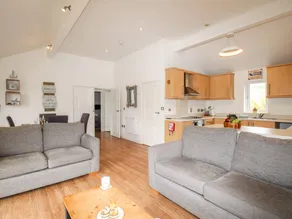 Cottage with garden - Image 4