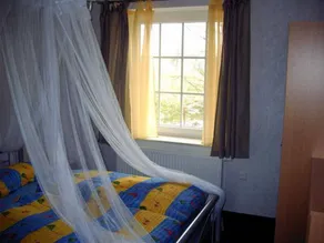 Holiday home with sauna, terrace & heated pool - Image 4