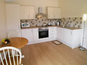 Children-friendly wonderful cottage with garden - Image 3