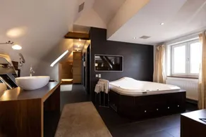 Apartment with terrace, garden & jacuzzi | Suitable for remote work - Image 4