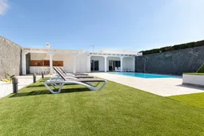 Fully equipped lovely house with barbeque, terrace & private pool | Mountain view - Image 4