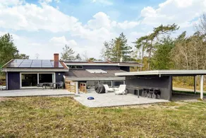 Fully equipped beautiful holiday home with pool, terrace & hot tub | Beach nearby | Pet-friendly - Image 5