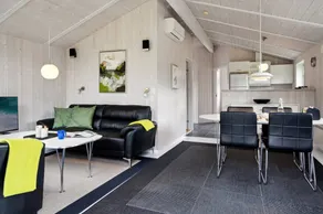 House with garden, barbecue & sauna - Image 4