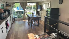 Chambre chez l'habitant avec terrasse, jardin et internet haut débit | Vue lac - Image 2