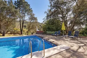Maison de vacances entièrement équipée avec piscine privée, jardin et terrasse | Vue montagne - Image 4