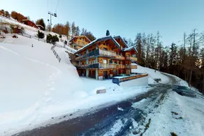 Beautiful flat with garden, sauna & pool | Mountain view | Next to the ski - Image 2