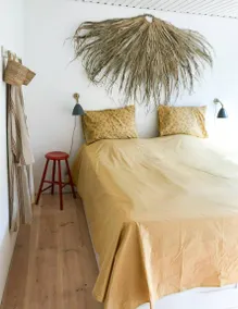Holiday home with terrace & garden - Image 4