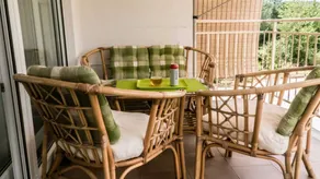 Apartment with terrace - Image 2