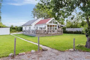 Holiday home with garden, terrace & barbeque - Image 5