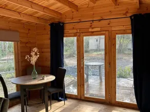 Chalet with AC, pets OK - 4 guests - Image 4