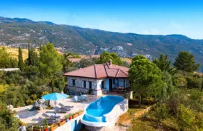 Villa with private pool, garden & BBQ | Mountain view - Image 2