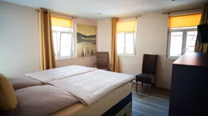 Family-friendly apartment with garden & BBQ - Image 3