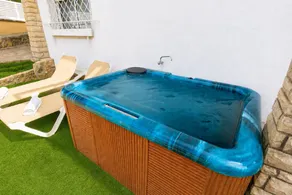 House with terrace, barbeque & garden - Image 4