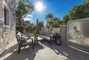 Child-friendly villa with garden, fast internet & barbeque | Dogs allowed - Image 3