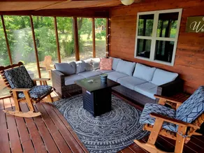 Peaceful Paradise: Cabin Getaway with Unmatched River Views in Arkansas - Image 2