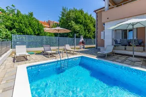Voll ausgestattete Villa mit Pool und Terrasse | Haustierfreundlich - Image 3