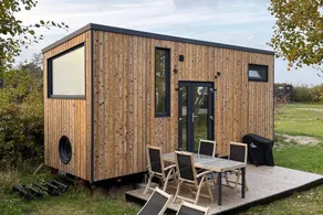 Cabin with jacuzzi - Image 2