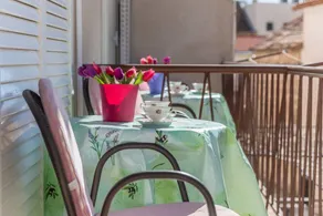 Holiday apartment with terrace | Garden view - Image 2