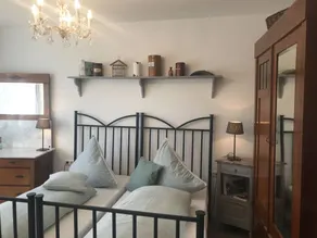 Holiday Home 'Ferienhaus Schillerstraße' with Private Terrace, Shared Garden and Wi-Fi - Image 5