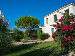 Maison de vacances avec piscine privée, jardin et terrasse - Image 2