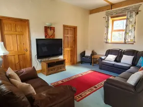 Cottage with barbecue, pool & garden - Image 4