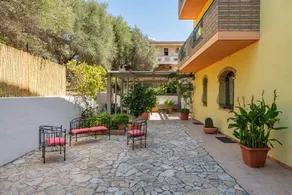 Children-friendly flat with barbeque, garden & terrace | City view | Pet-friendly - Image 2