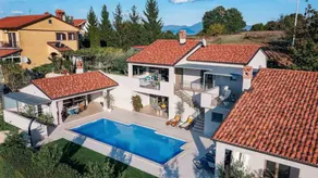 Attraente villa con giardino, terrazza e sauna - Image 3