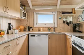House with hot tub, terrace & sauna - Image 4