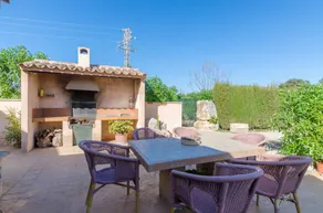 Villa avec barbecue, piscine privée et jardin - Image 4