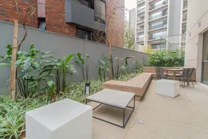 Apartment with garden - Image 4