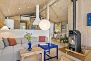 Holiday home with sauna, barbeque & jacuzzi - Image 3
