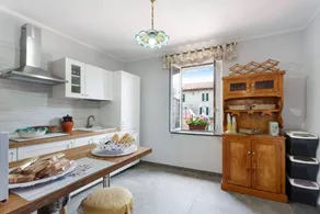 Appartamento con terrazza, griglia e giardino - Image 5