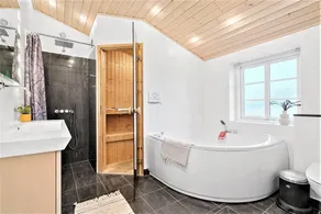 Family-oriented house with hot tub, sauna & terrace | Pet-friendly - Image 3