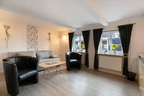 Apartment 'Ketelsens Ferienwohnung' with Private Garden, Balcony and Wi-Fi - Image 2
