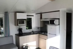 Mobile home with barbecue, terrace & heated pool | Pet-friendly - Image 4