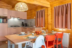 Agradable lodge con terraza - Image 3