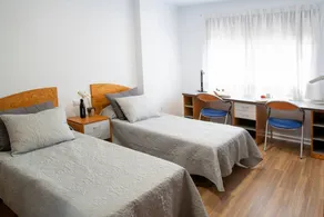 Espléndida habitación compartida con terraza - Image 2