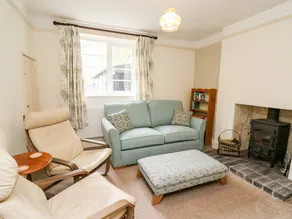 Cottage with garden - Image 3