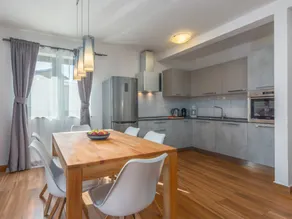 Voll ausgestattetes Ferienhaus mit Terrasse, Garten und Grill | Haustiere erlaubt - Image 5