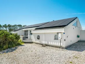 Child-friendly beautiful house with private pool, sauna & BBQ | Next to the beach - Image 4
