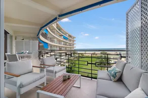 Apartment 'Gandia Tropicana Suite' with Sea Views, Wi-Fi and Air Conditioning - Image 3