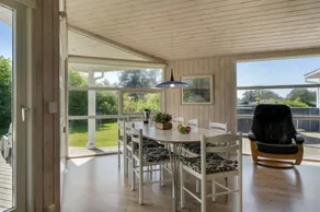 Lovely holiday home with jacuzzi, terrace & BBQ | Pets are welcome - Image 4
