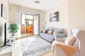 Tolle Wohnung mit Terrasse, Garten und Pool | Meerblick - Image 4