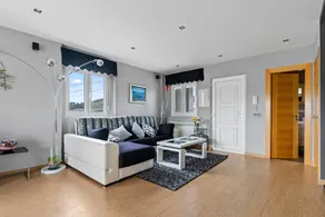 Fully equipped holiday home with terrace | Beach view | Close to the beach | Perfect for remote work - Image 4