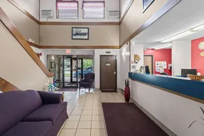 Holiday apartment with pool - Image 3