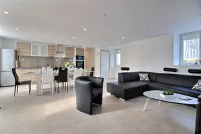 Gite with garden & terrace - Image 2