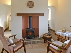Cottage with garden | River view - Image 3