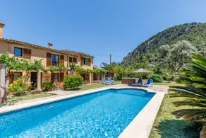Fully equipped villa with barbeque, jacuzzi & garden - Image 5